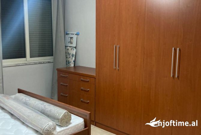 Shtepi me qera Apartament ne Tirane, 1+1, Mobilimi E mobiluar, Pagesa 550  Euro.