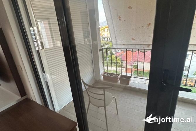 Shtepi me qera Apartament ne Tirane, 3+1, Mobilimi E mobiluar, Pagesa 550  Euro.