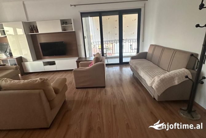 Shtepi me qera 3+1 ne Tirane - 550 Euro