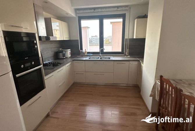 Shtepi me qera 3+1 ne Tirane - 550 Euro