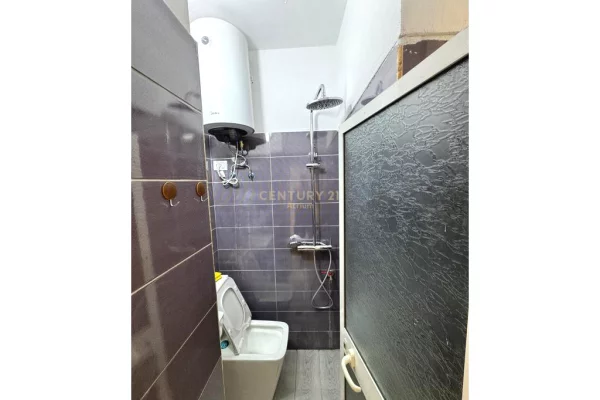 Shtepi ne shitje Apartament ne Tirane, 2+1, Mobilimi E mobiluar, Pagesa 124,000  Euro.