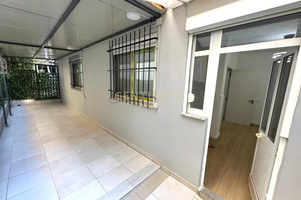 Shtepi ne shitje Apartament ne Tirane, 2+1, Mobilimi E mobiluar, Pagesa 124,000  Euro.