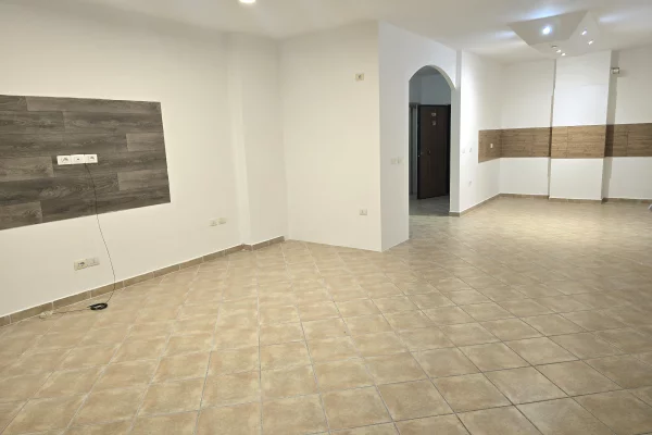 Shtepi ne shitje Apartament ne Tirane, 2+1, Mobilimi Bosh, pa mobiluar, Pagesa 228,000  Euro.