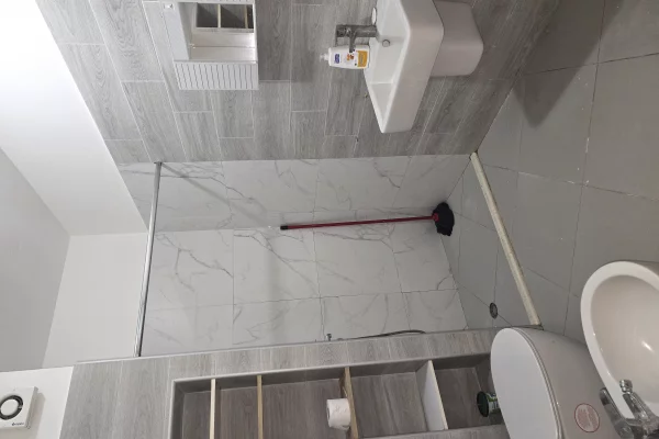 Shtepi ne shitje Apartament ne Tirane, 2+1, Mobilimi Bosh, pa mobiluar, Pagesa 228,000  Euro.