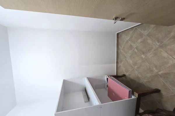 Shtepi ne shitje Apartament ne Tirane, 2+1, Mobilimi Bosh, pa mobiluar, Pagesa 228,000  Euro.