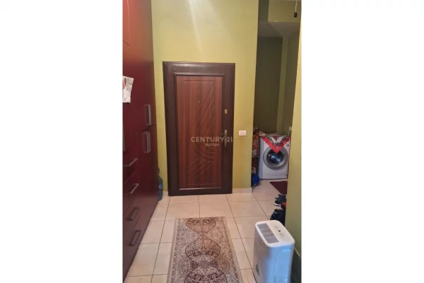 Shtepi ne shitje Apartament ne Tirane, 1+1, Mobilimi Pjeserisht e mobiluar, Pagesa 115,000  Euro.