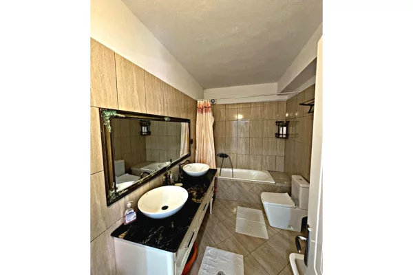 Shtepi ne shitje Apartament ne Sarande, 3+1, Mobilimi E mobiluar, Pagesa 245,000  Euro.