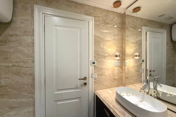 Shtepi ne shitje Apartament ne Tirane, 2+1, Mobilimi E mobiluar, Pagesa 300,000  Euro.