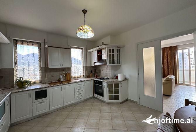 Shtepi me qera 2+1 ne Tirane - 800 Euro