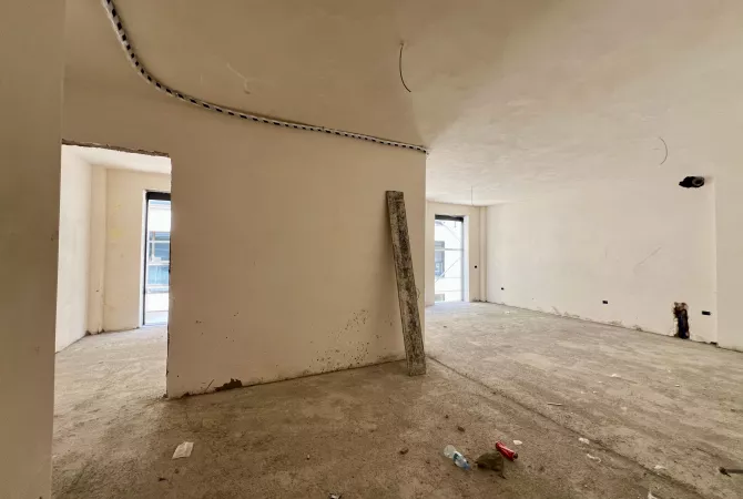 Shtepi ne shitje Apartament ne Tirane, 2+1, Mobilimi Bosh, pa mobiluar, Pagesa 260,000  Euro.