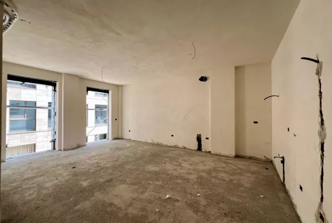 Shtepi ne shitje Apartament ne Tirane, 2+1, Mobilimi Bosh, pa mobiluar, Pagesa 260,000  Euro.