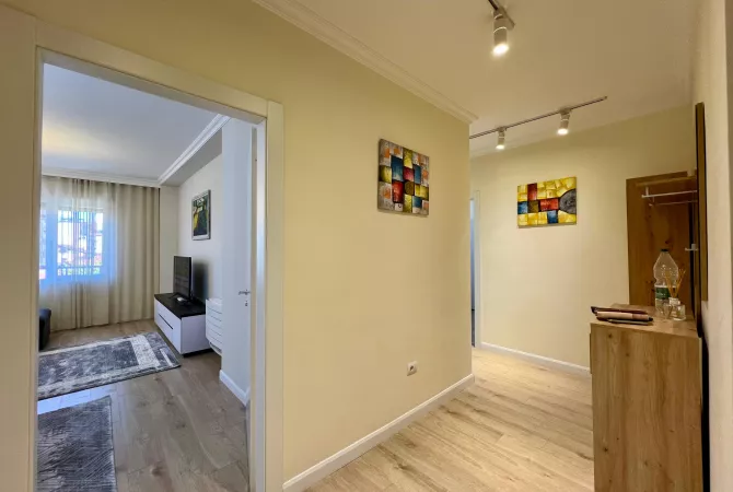 Shtepi me qera 2+1 ne Tirane - 1,300 Euro