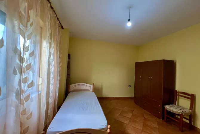 Shtepi me qera 2+1 ne Tirane - 350 Euro