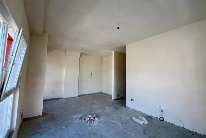 Shtepi ne shitje Apartament ne Tirane, 2+1, Mobilimi E mobiluar, Pagesa 171,500  Euro.