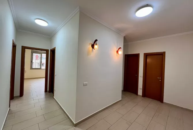 Casa in affitto 2+1 a Tirana - 1,000 Euro