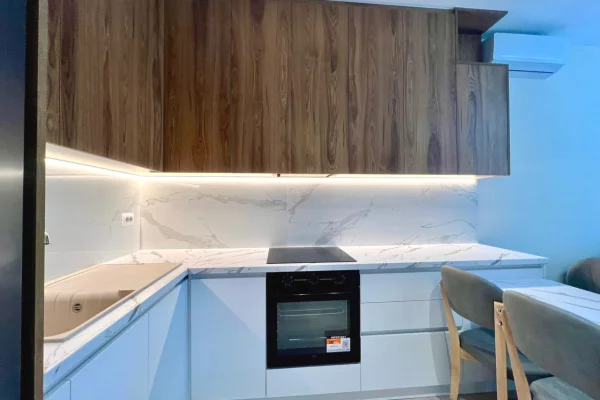 Shtepi me qera 2+1 ne Tirane - 1,000 Euro