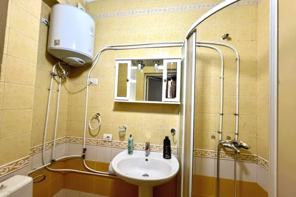 Shtepi me qera 2+1 ne Tirane - 80,000 Leke