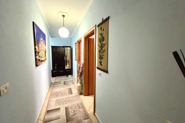 Shtepi me qera 2+1 ne Tirane - 55,000 Leke