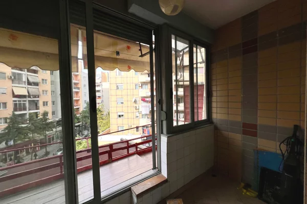 Shtepi me qera 2+1 ne Tirane - 55,000 Leke