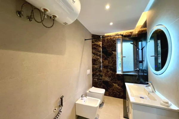 Shtepi me qera 1+1 ne Tirane - 45,000 Leke