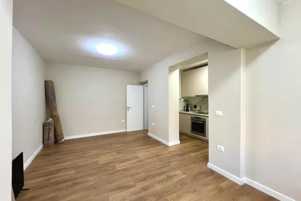 Shtepi me qera 1+1 ne Tirane - 45,000 Leke