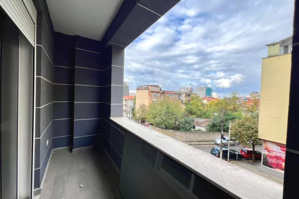 Shtepi me qera Apartament ne Tirane, 2+1, Mobilimi Bosh, pa mobiluar, Pagesa 650  Euro.