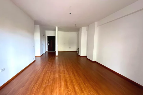 Shtepi me qera Apartament ne Tirane, 2+1, Mobilimi Bosh, pa mobiluar, Pagesa 650  Euro.