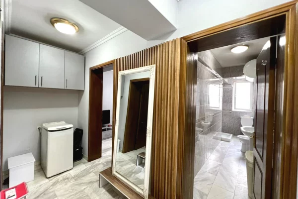 Shtepi me qera Apartament ne Tirane, 1+1, Mobilimi E mobiluar, Pagesa 520  Euro.