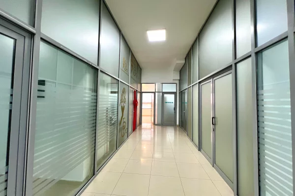 Qira, Ambient Biznesi “Pazari i Ri”, Tirane.