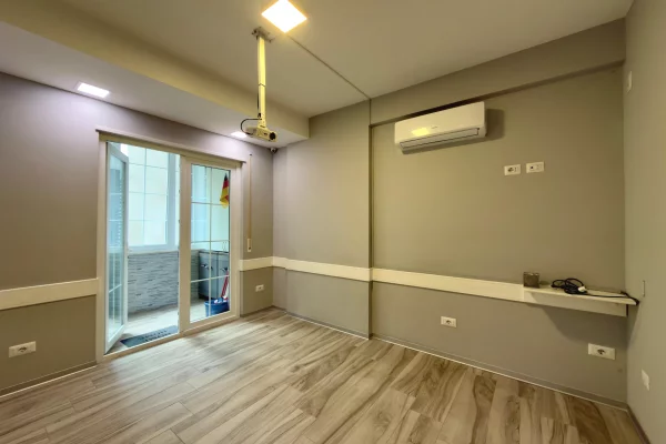 Ambient biznesi me qera 3+1 ne Tirane - 900 Euro