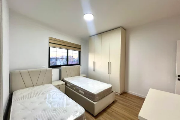 Shtepi me qera 3+1 ne Tirane - 1,200 Euro