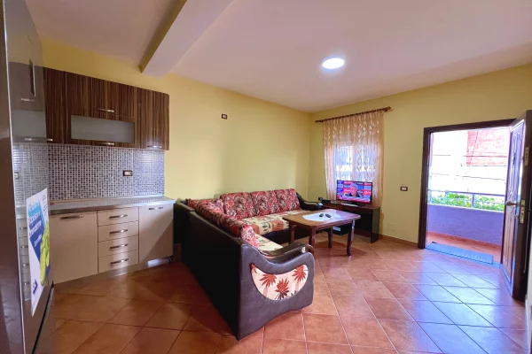 Shtepi me qera 2+1 ne Tirane - 35,000 Leke