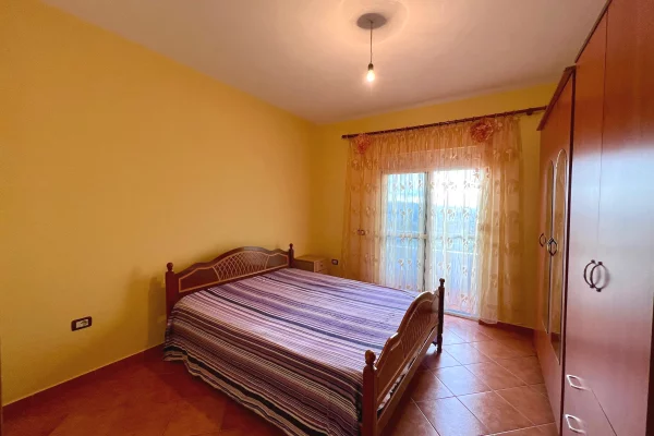 Shtepi me qera Apartament ne Tirane, 2+1, Mobilimi E mobiluar, Pagesa 35,000  Leke.