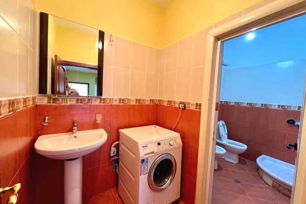 Shtepi me qera Apartament ne Tirane, 2+1, Mobilimi E mobiluar, Pagesa 35,000  Leke.