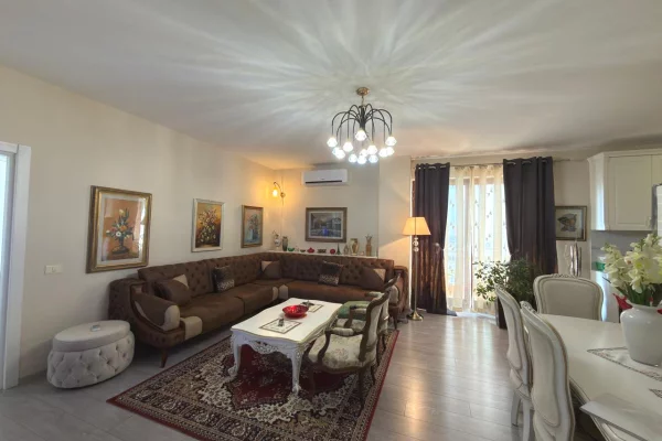 Shtepi ne shitje 2+1 ne Tirane - 260,000 Euro