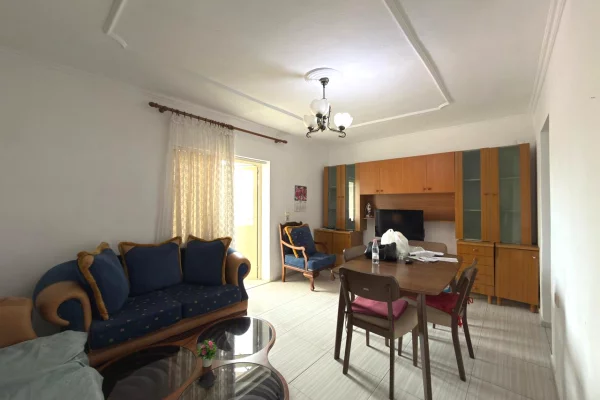 Jepet me qira apartament 1+1, “Xhamia e Tabakëve”, Tiranë