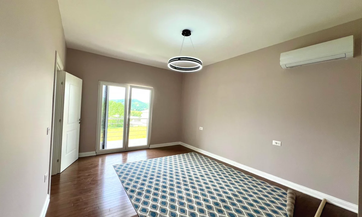 Luxury villas for sale in Tirana 3+1, In Part