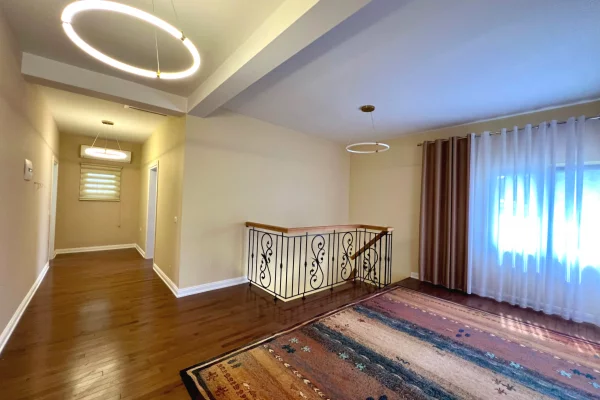 Luxury villas for sale in Tirana 3+1, In Part