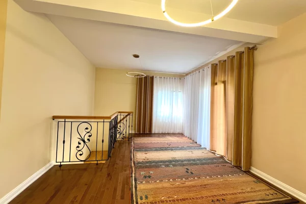 Luxury villas for sale in Tirana 3+1, In Part