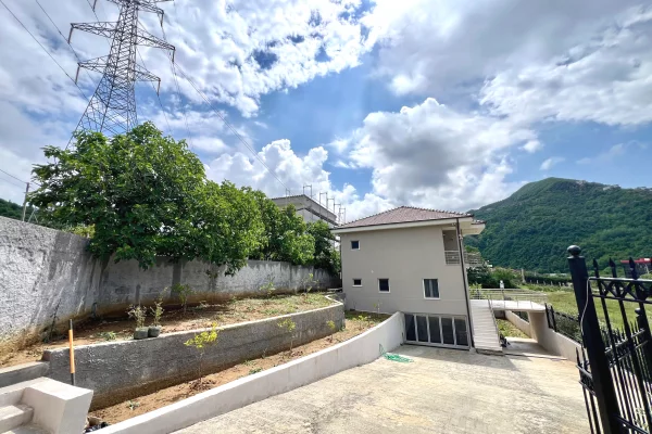 Luxury villas for sale in Tirana 3+1, In Part