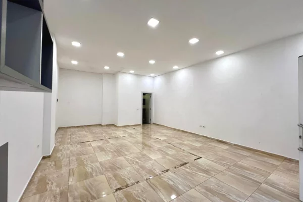 Qira, Ambient Biznesi, “Ali Demi”, Tirane.