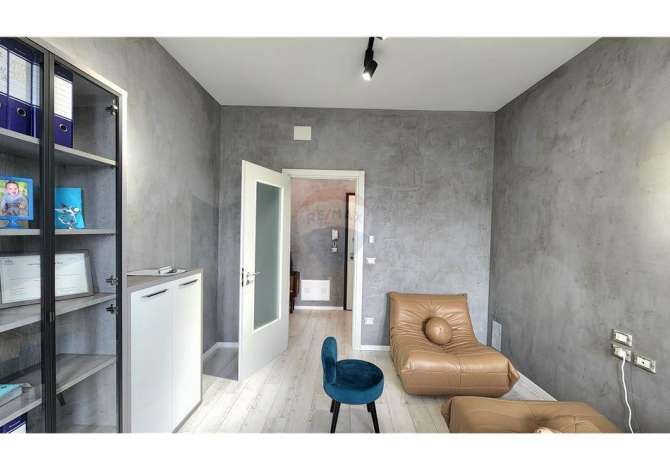 Ambient biznesi me qera 3+1 ne Tirane - 1,300 Euro