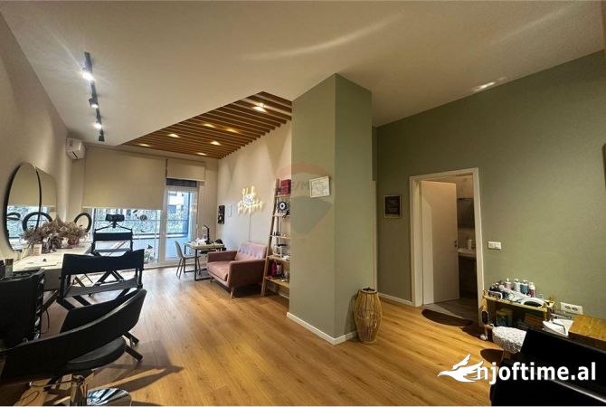 Ambient biznesi me qera 1+1 ne Tirane - 700 Euro