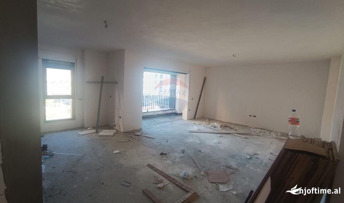 Shtepi ne shitje Apartament ne Tirane, 2+1, Mobilimi Bosh, pa mobiluar, Pagesa 219,600  Euro.