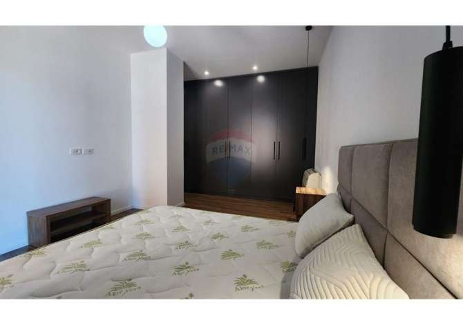 Shtepi me qera 2+1 ne Tirane - 1,300 Euro