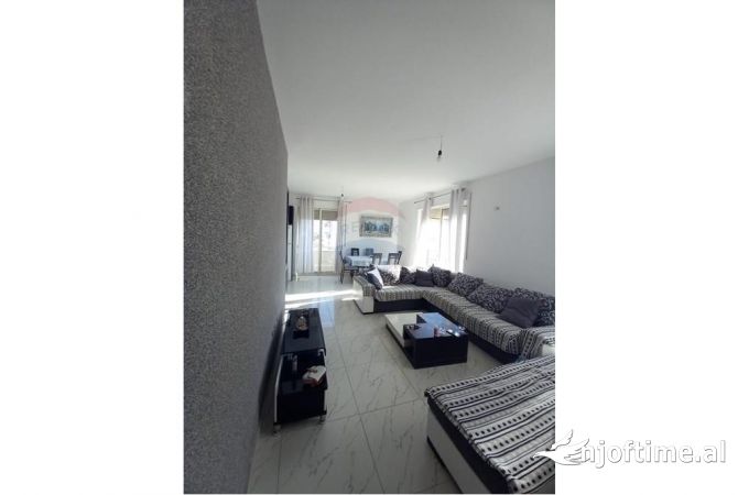 Shtepi me qera 4+1 ne Tirane - 500 Euro