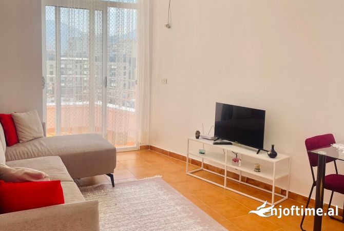 Shtepi me qera 1+1 ne Tirane - 450 Euro