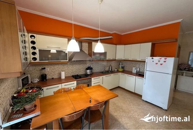 Shtepi ne shitje 2+1 ne Tirane - 225,000 Euro