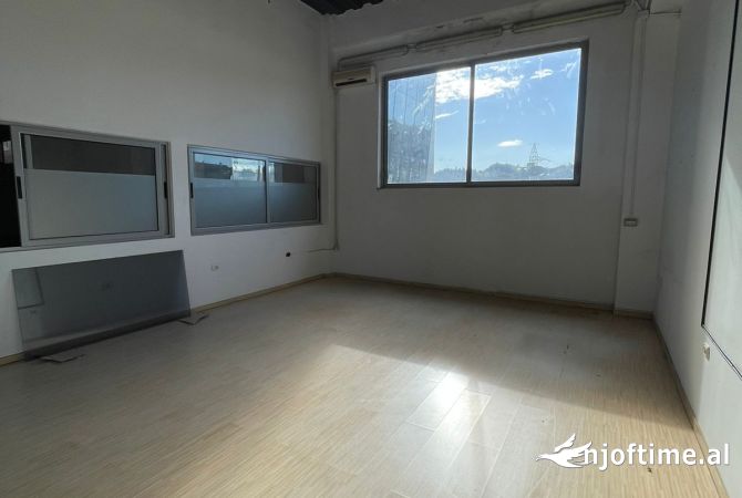 Qera,Magazine,Autostrada Tirane-Durres,4800euro/muaj!