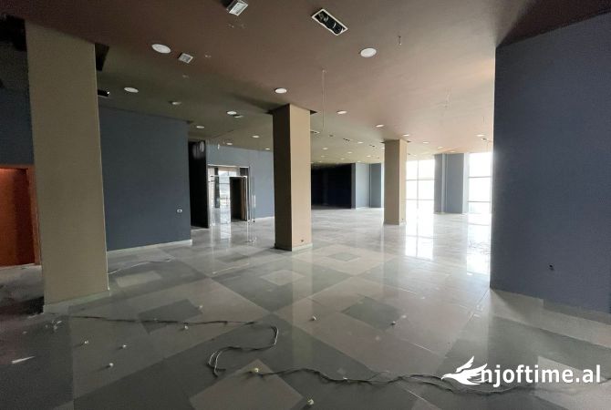 Ambient biznesi me qera 1+1 ne Tirane - 2,625 Euro